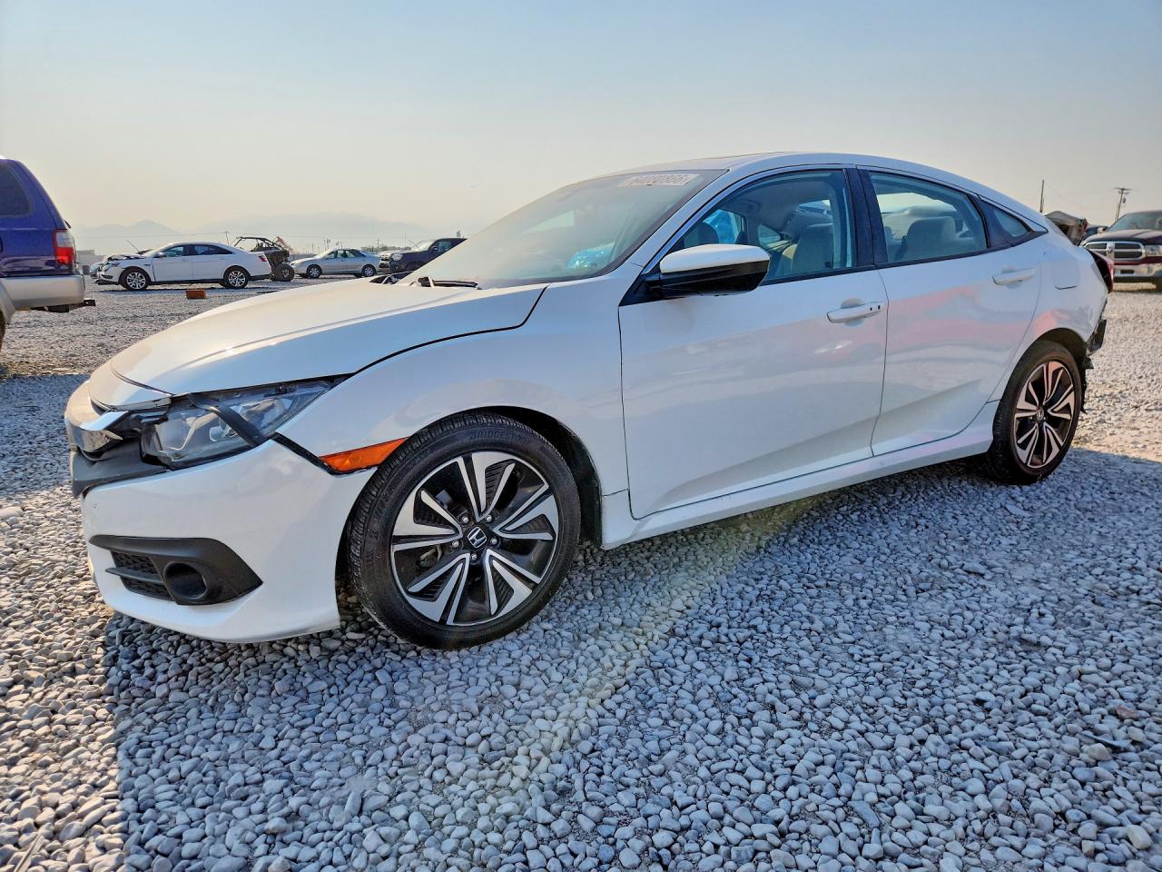 2017 HONDA CIVIC EX | 19XFC1F37HE204824 | UPCARS