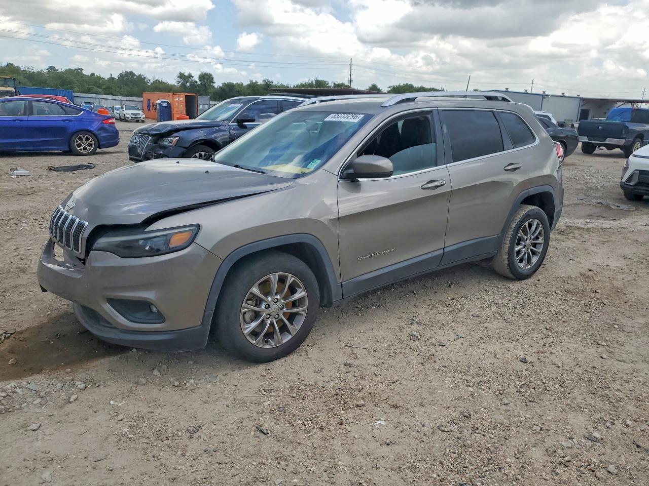 2019 JEEP CHEROKEE LATITUDE PLUS | 1C4PJLLX5KD290284 | UPCARS
