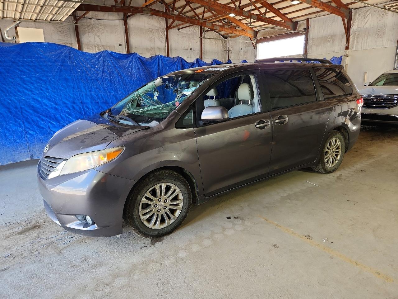 2011 TOYOTA SIENNA XLE 8-PASSENGER | 5TDYK3DC3BS100810 | UPCARS