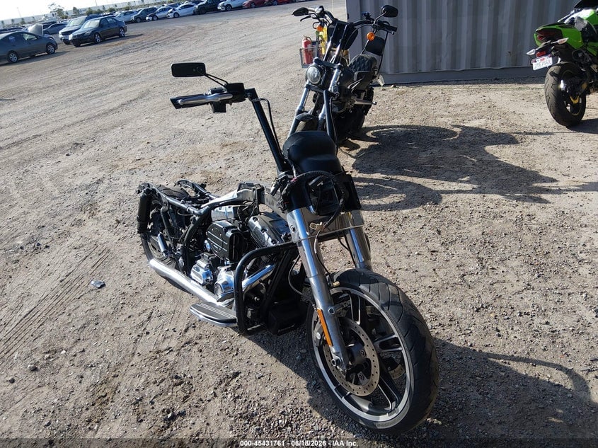 2015 HARLEY-DAVIDSON FLTRX ROAD GLIDE | 1HD1KHM18FB668236 | UPCARS