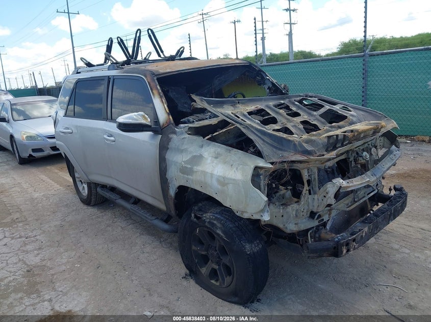 2022 TOYOTA 4RUNNER SR5 | JTEEU5JR7N5263712 | UPCARS
