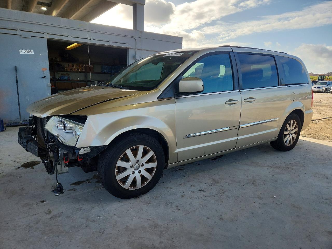 2016 CHRYSLER MINIVAN TOURING | 2C4RC1BG2GR140985 | UPCARS