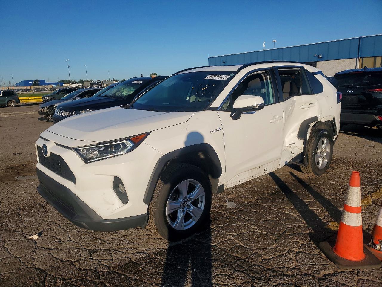 2020 TOYOTA RAV4 XLE | 2T3RWRFV8LW077907 | UPCARS