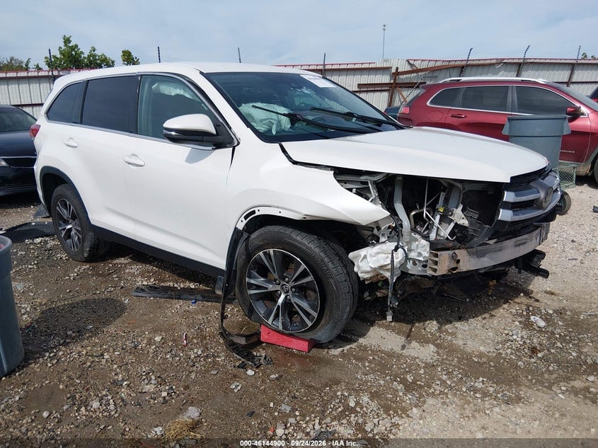 2019 TOYOTA HIGHLANDER LE | 5TDZZRFH8KS290891 | UPCARS