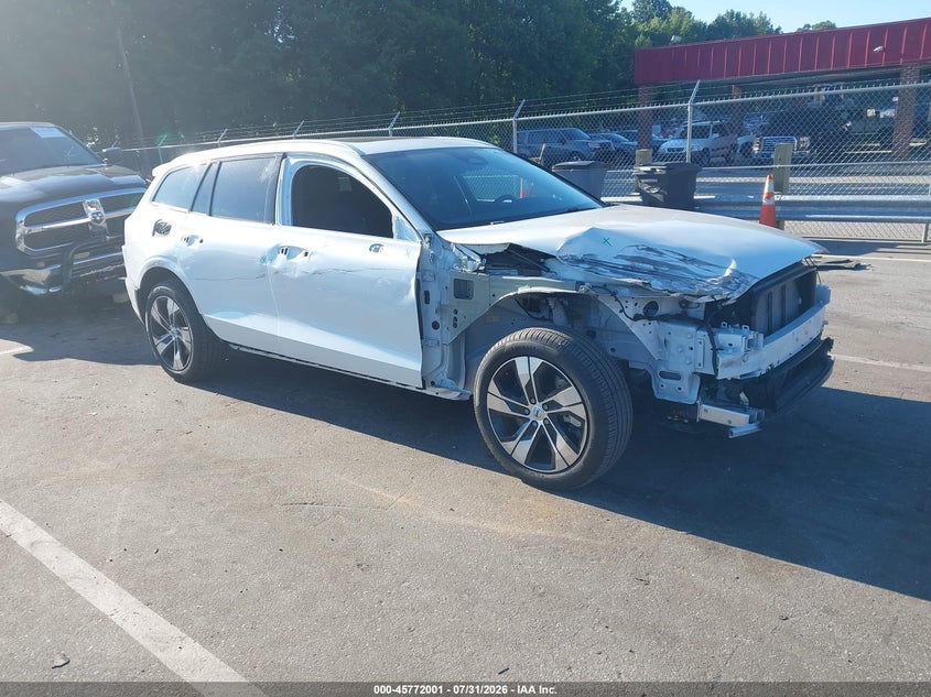 2025 VOLVO V60 CROSS COUNTRY PLUS, B5 AWD GAS (MILD HYBRID) | YV4L12WK4S2147442 | UPCARS