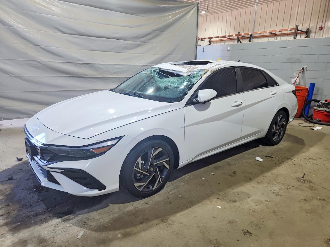 2026 HYUNDAI ELANTRA LIMITED | KMHLP4DG5TU172668 | UPCARS