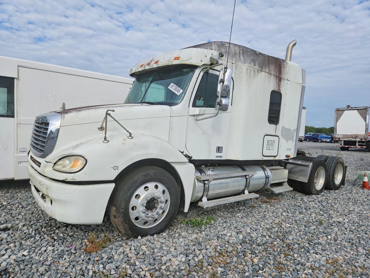 2005 FREIGHTLINER ALL OTHER COLUMBIA 120 SEMI TRUCK | 1FUJA6AV15LN73907 | UPCARS