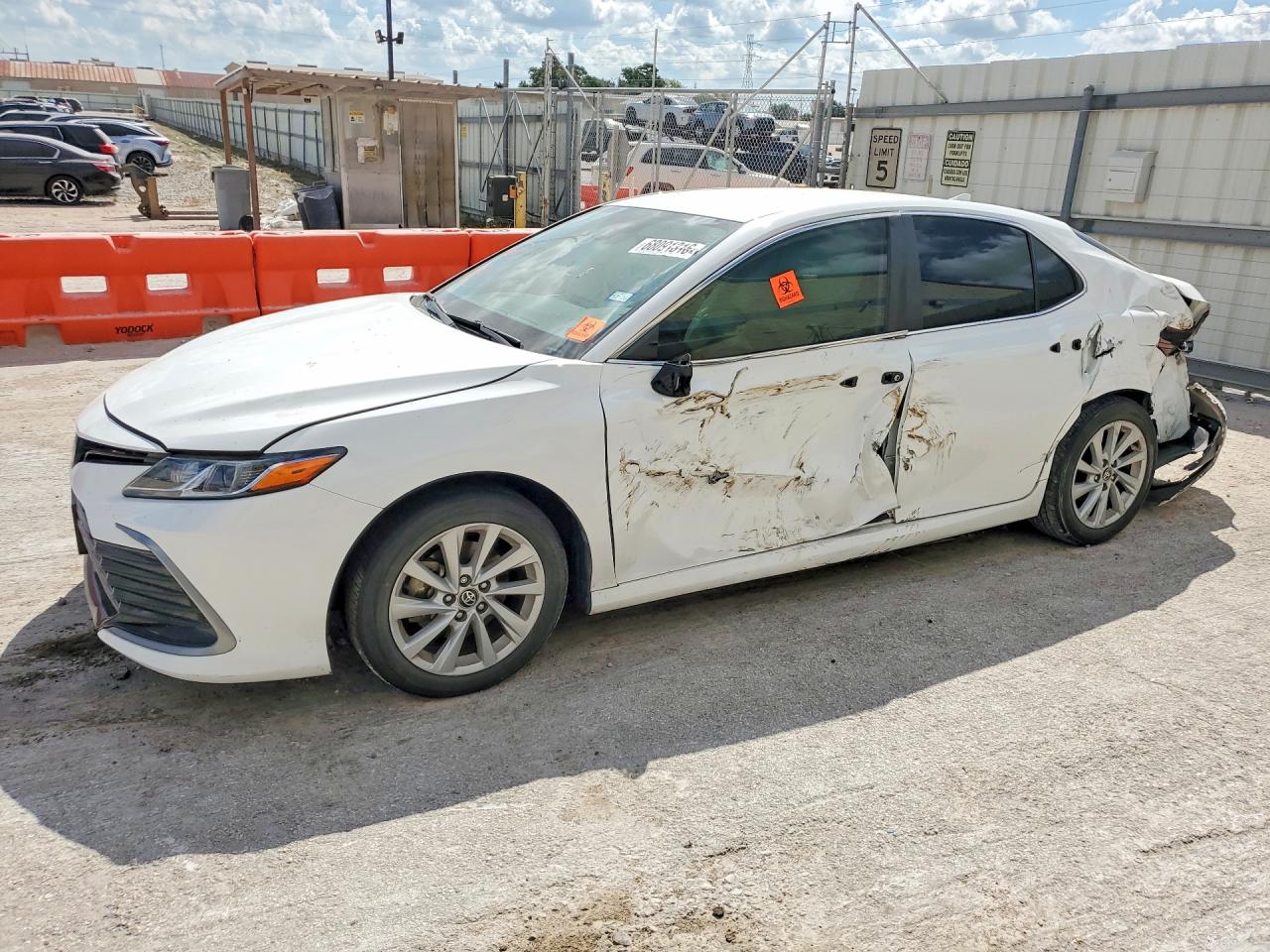 2024 TOYOTA CAMRY LE | 4T1C11AKXRU879069 | UPCARS