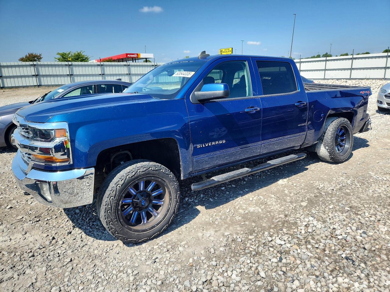 2017 CHEVROLET SILVERADO K1500 LT | 3GCUKREC5HG105689 | UPCARS