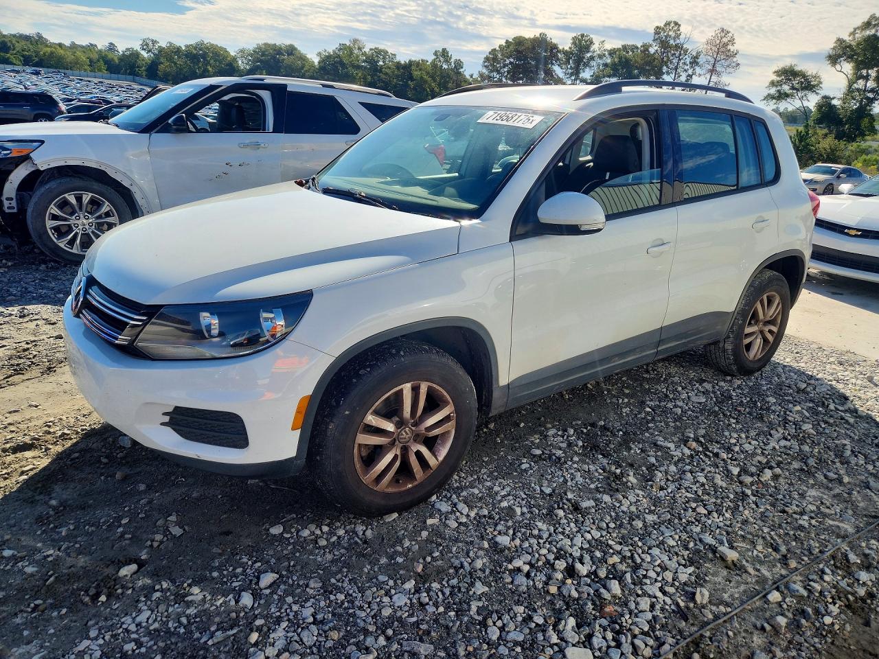2017 VOLKSWAGEN TIGUAN S | WVGAV7AXXHW508443 | UPCARS
