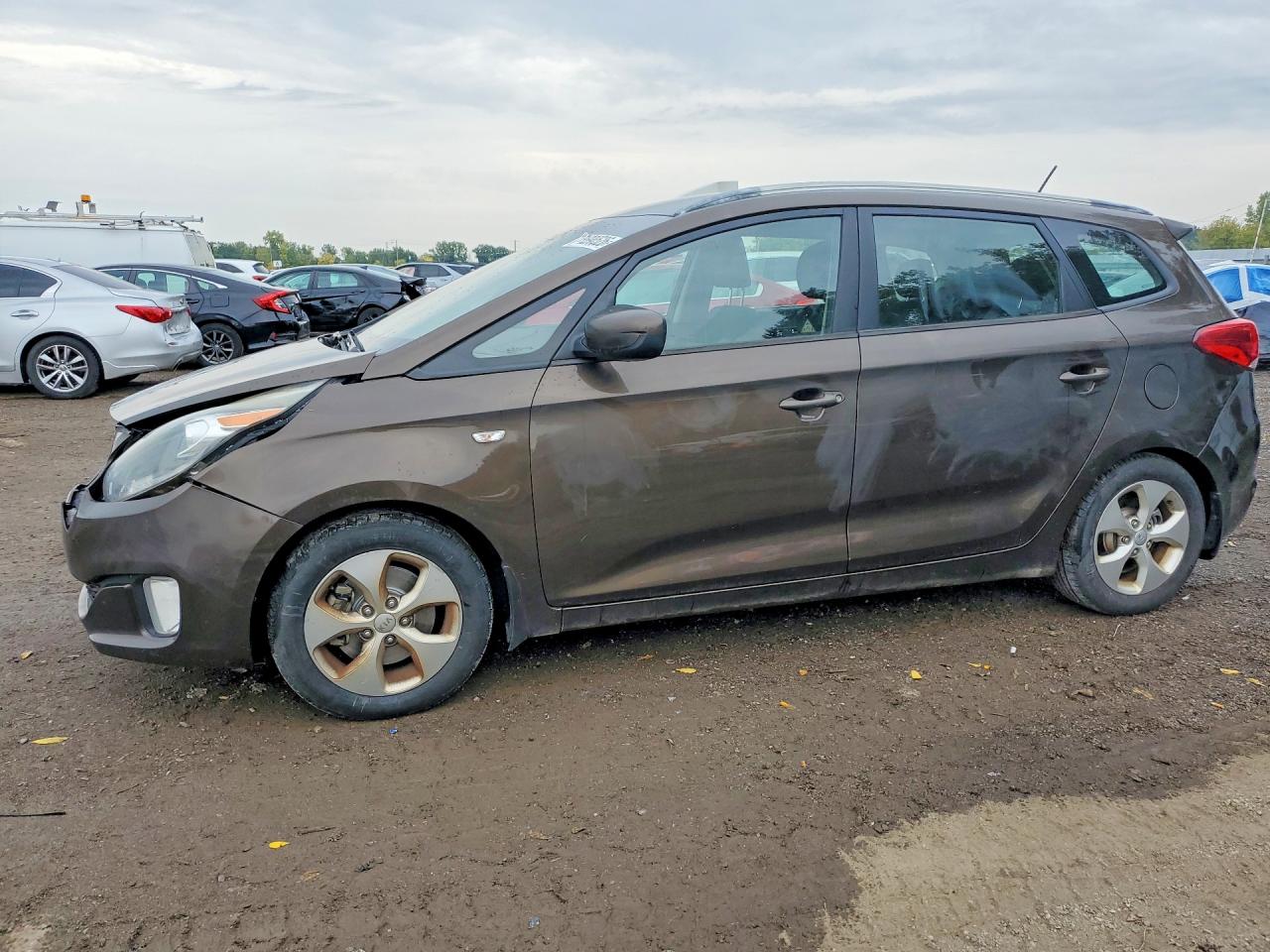 2014 KIA RONDO | KNAHT8A34E7054768 | UPCARS