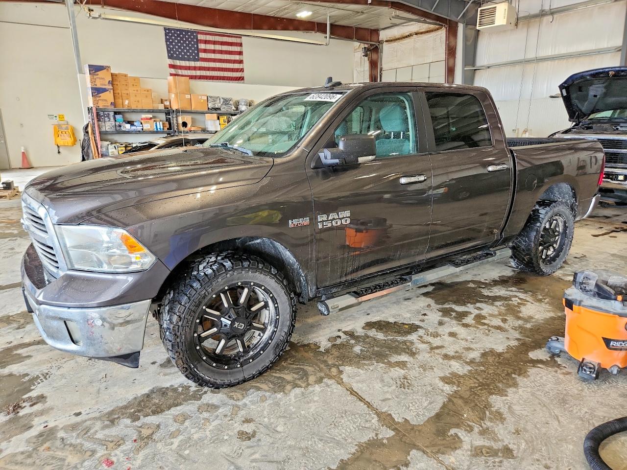 2018 RAM 1500 SLT | 3C6RR7LT8JG227095 | UPCARS