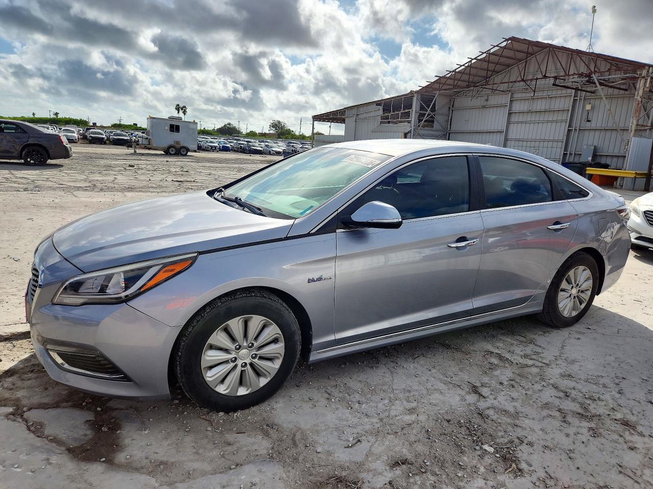 2016 HYUNDAI SONATA SE | KMHE24L1XGA022616 | UPCARS