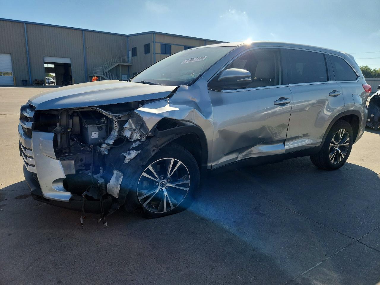 2019 TOYOTA HIGHLANDER LE | 5TDZZRFH4KS296042 | UPCARS