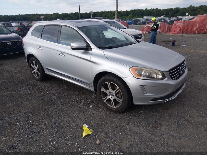 2015 VOLVO XC60 T6 | YV4902RK6F2665289 | UPCARS