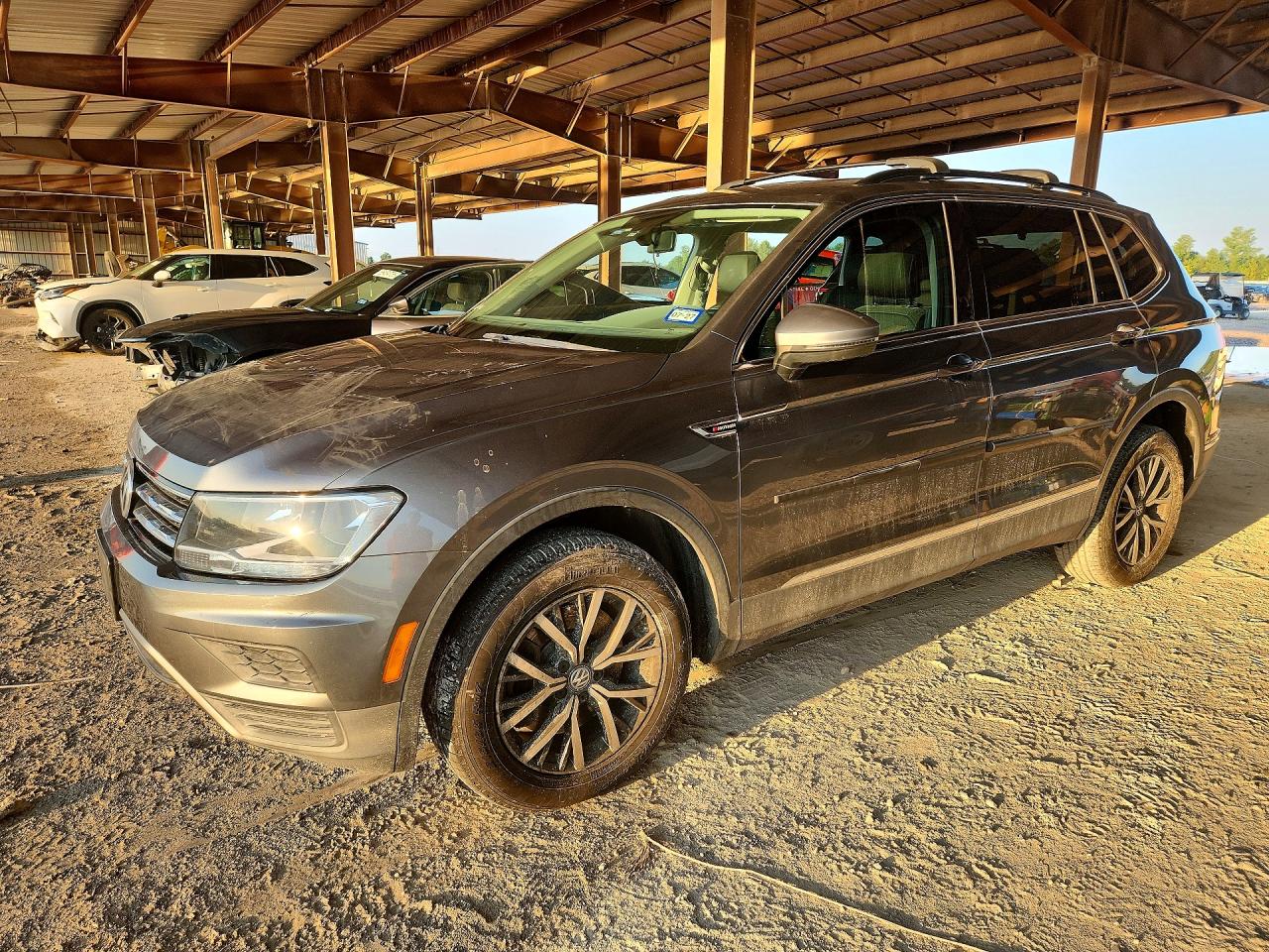 2018 VOLKSWAGEN TIGUAN SE | 3VV2B7AX6JM202302 | UPCARS