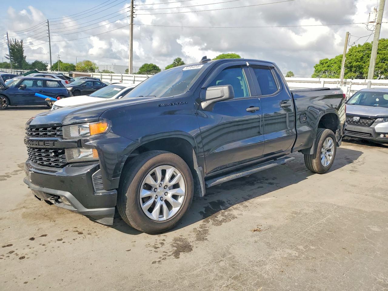 2021 CHEVROLET SILVERADO K1500 CUSTOM | 1GCRYBEK3MZ168643 | UPCARS