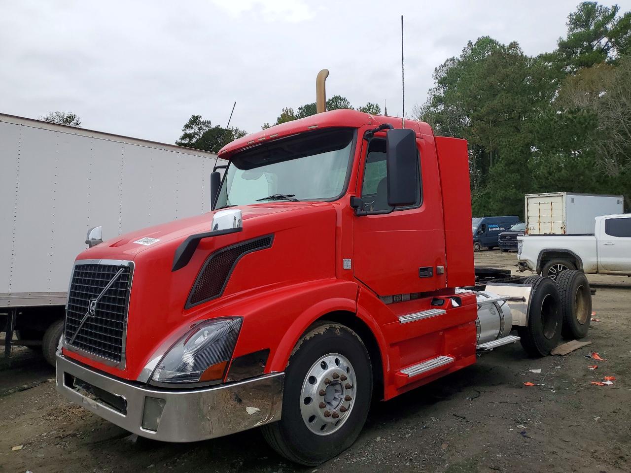 2011 VOLVO VNL SEMI TRUCK | 4V4NC9EJ8BN531265 | UPCARS