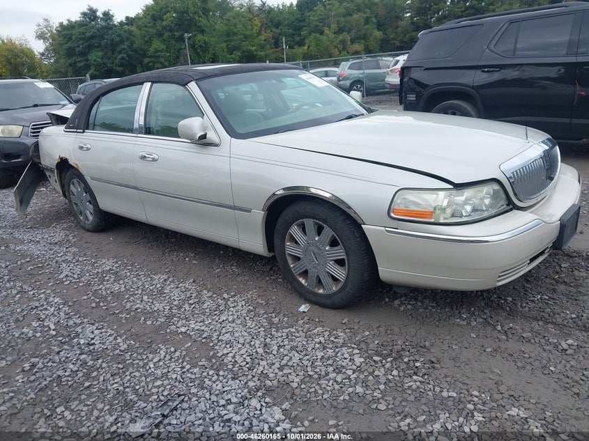 2004 LINCOLN TOWN CAR ULTIMATE | 1LNHM83W04Y621120 | UPCARS