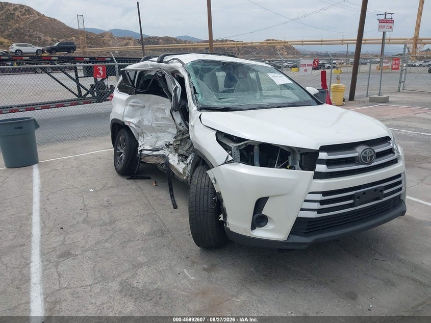2019 TOYOTA HIGHLANDER LE | 5TDZZRFH9KS290527 | UPCARS