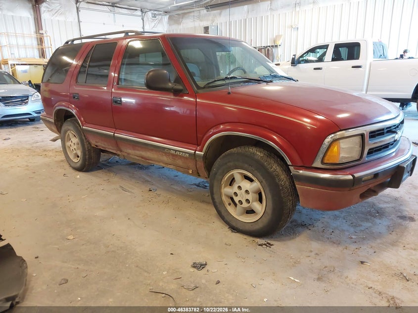 1996 CHEVROLET BLAZER | 1GNDT13W3T2274162 | UPCARS