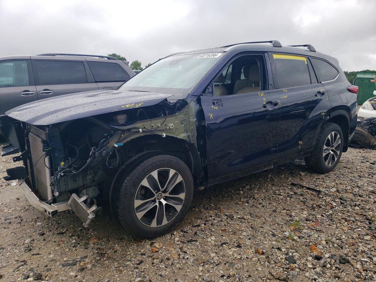 2022 TOYOTA HIGHLANDER XLE | 5TDHZRBH3NS564228 | UPCARS