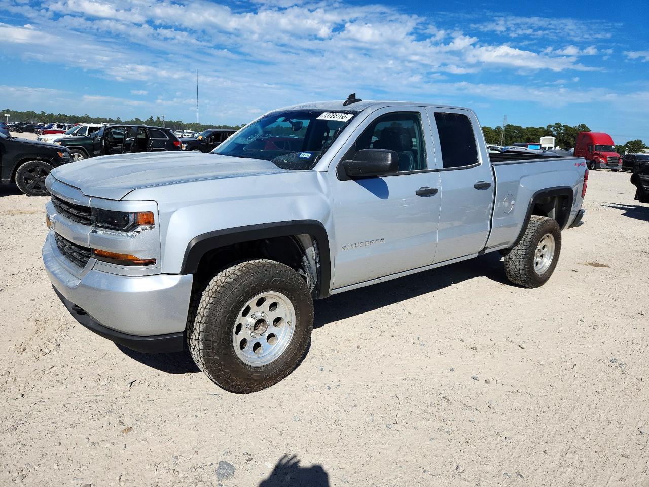 2017 CHEVROLET SILVERADO K1500 CUSTOM | 1GCVKPEC9HZ326978 | UPCARS