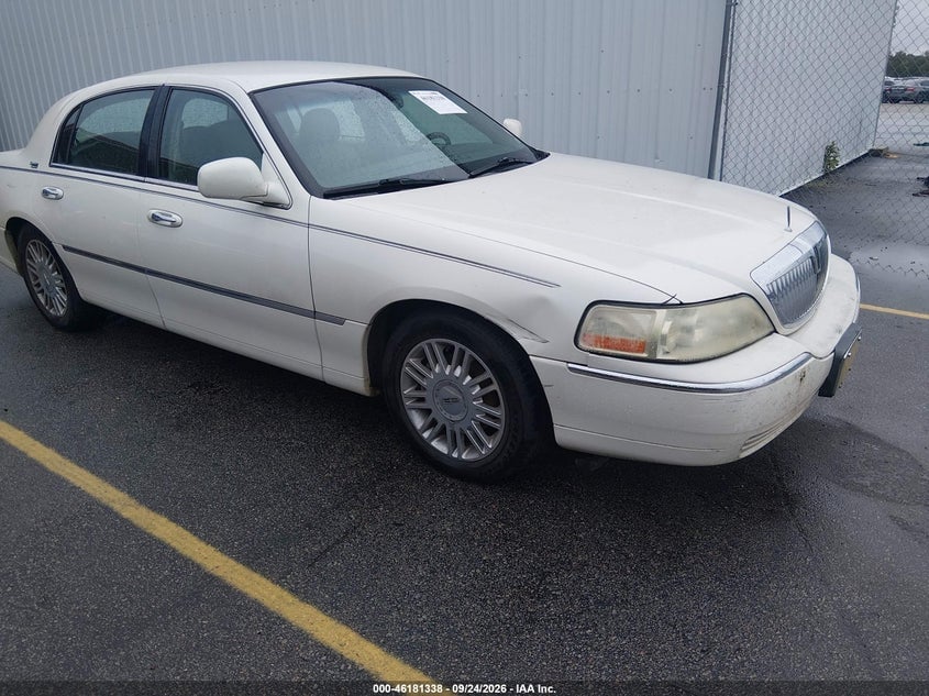 2006 LINCOLN TOWN CAR SIGNATURE LIMITED | 1LNHM82W56Y600574 | UPCARS