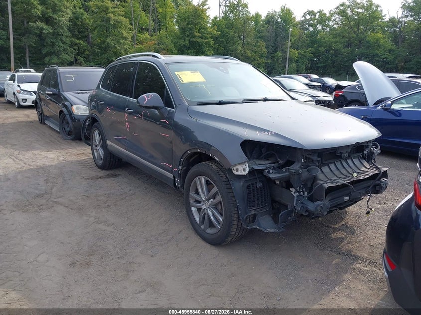 2016 VOLKSWAGEN TOUAREG VR6 LUX | WVGEF9BP7GD010509 | UPCARS