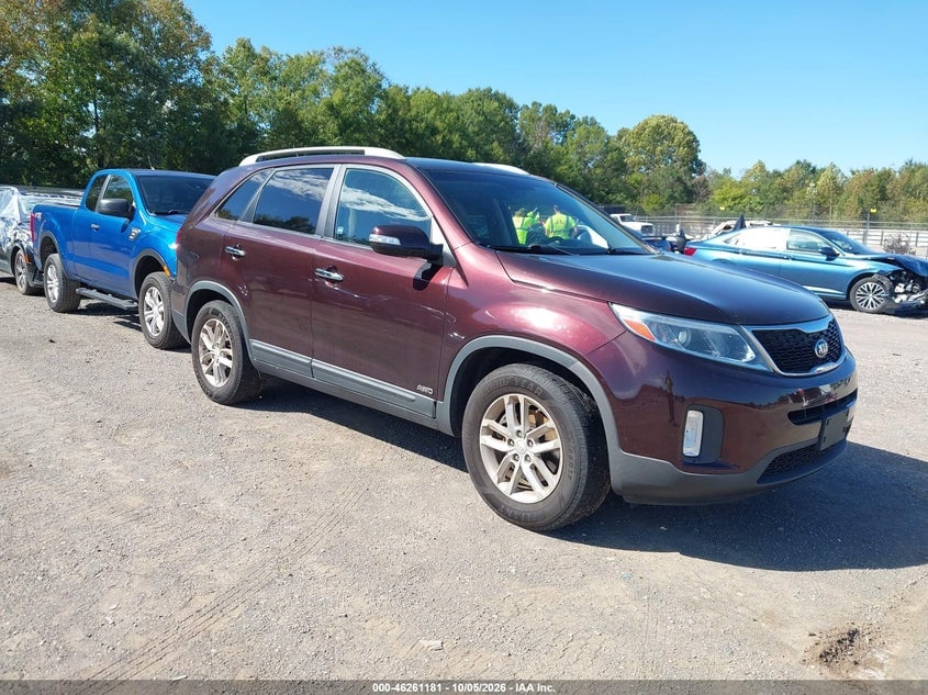 2015 KIA SORENTO LX | 5XYKTCA68FG600787 | UPCARS