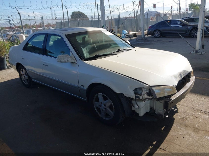 2001 TOYOTA CAMRY LE | JT2BG22K210581784 | UPCARS