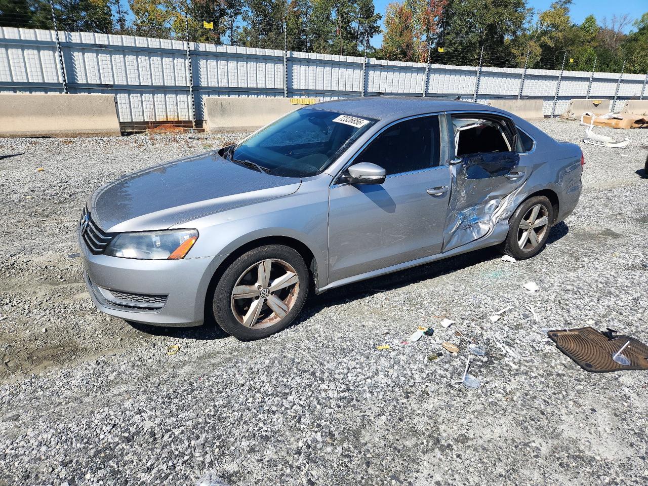 2013 VOLKSWAGEN PASSAT SE | 1VWBH7A3XDC127889 | UPCARS