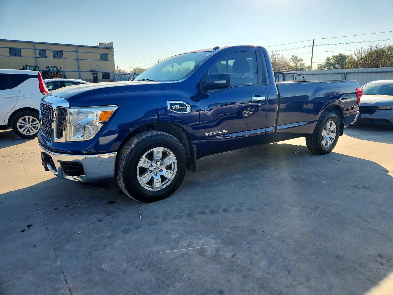 2017 NISSAN TITAN SV | 1N6AA1R7XHN526980 | UPCARS