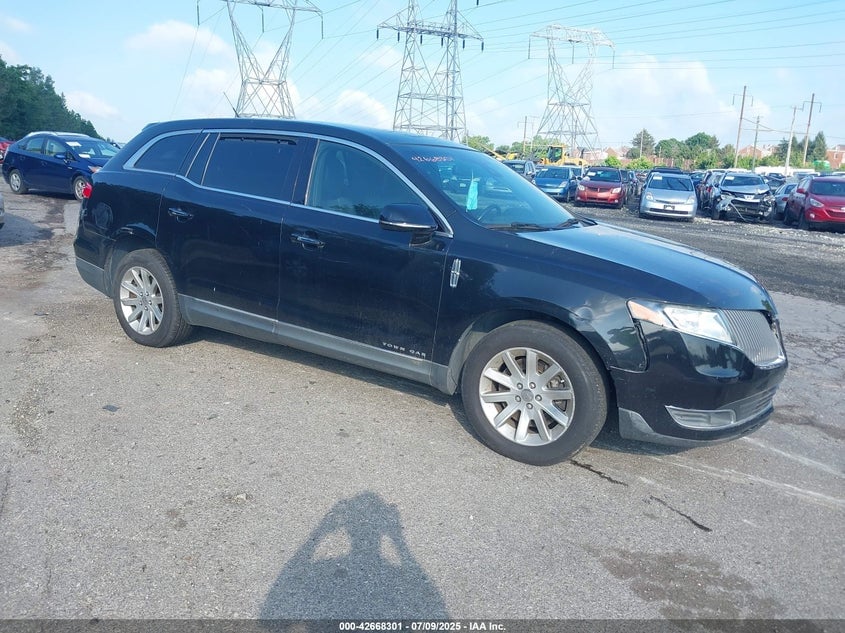 2015 LINCOLN MKT LIVERY | 2LMHJ5NK8FBL03462 | UPCARS
