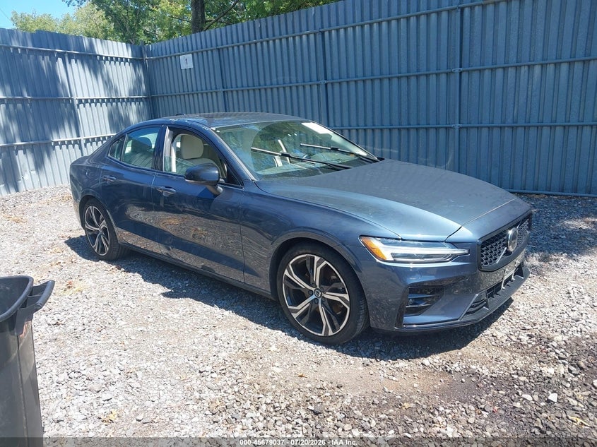 2024 VOLVO S60 B5 CORE DARK THEME | 7JRL12FK3RG327609 | UPCARS