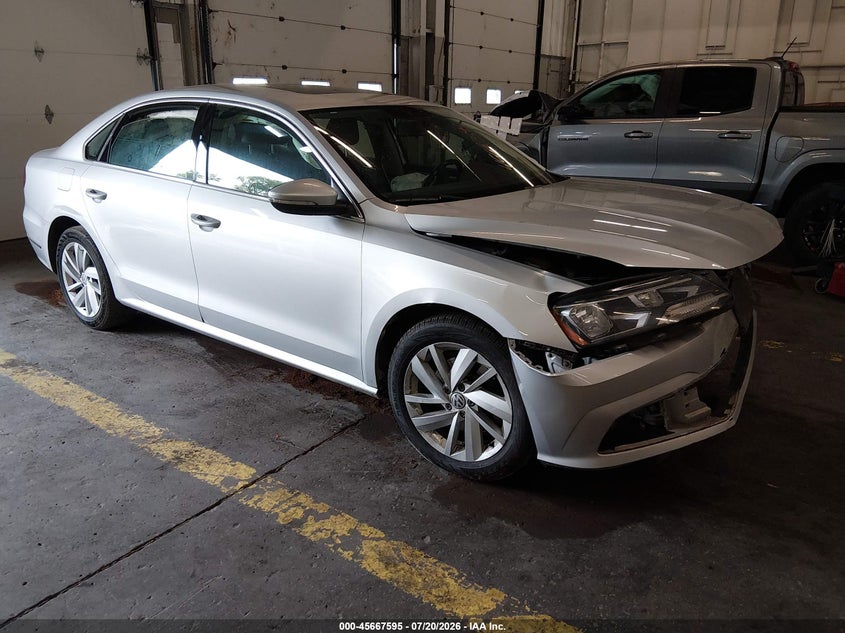 2018 VOLKSWAGEN PASSAT 2.0T SE | 1VWBA7A36JC029877 | UPCARS