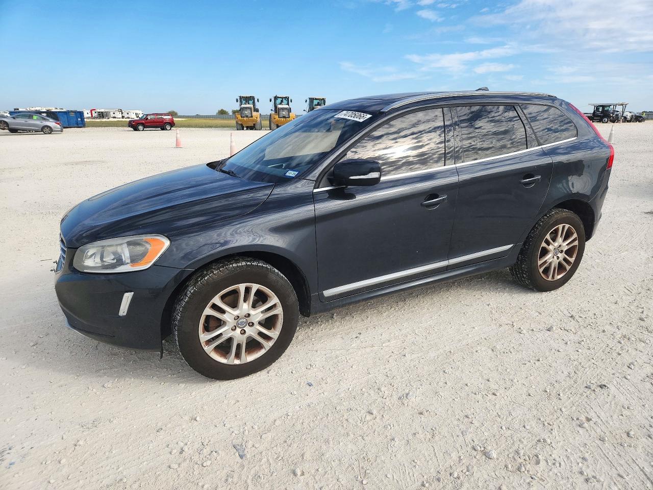 2015 VOLVO XC60 T5 PREMIER | YV440MDK8F2678199 | UPCARS
