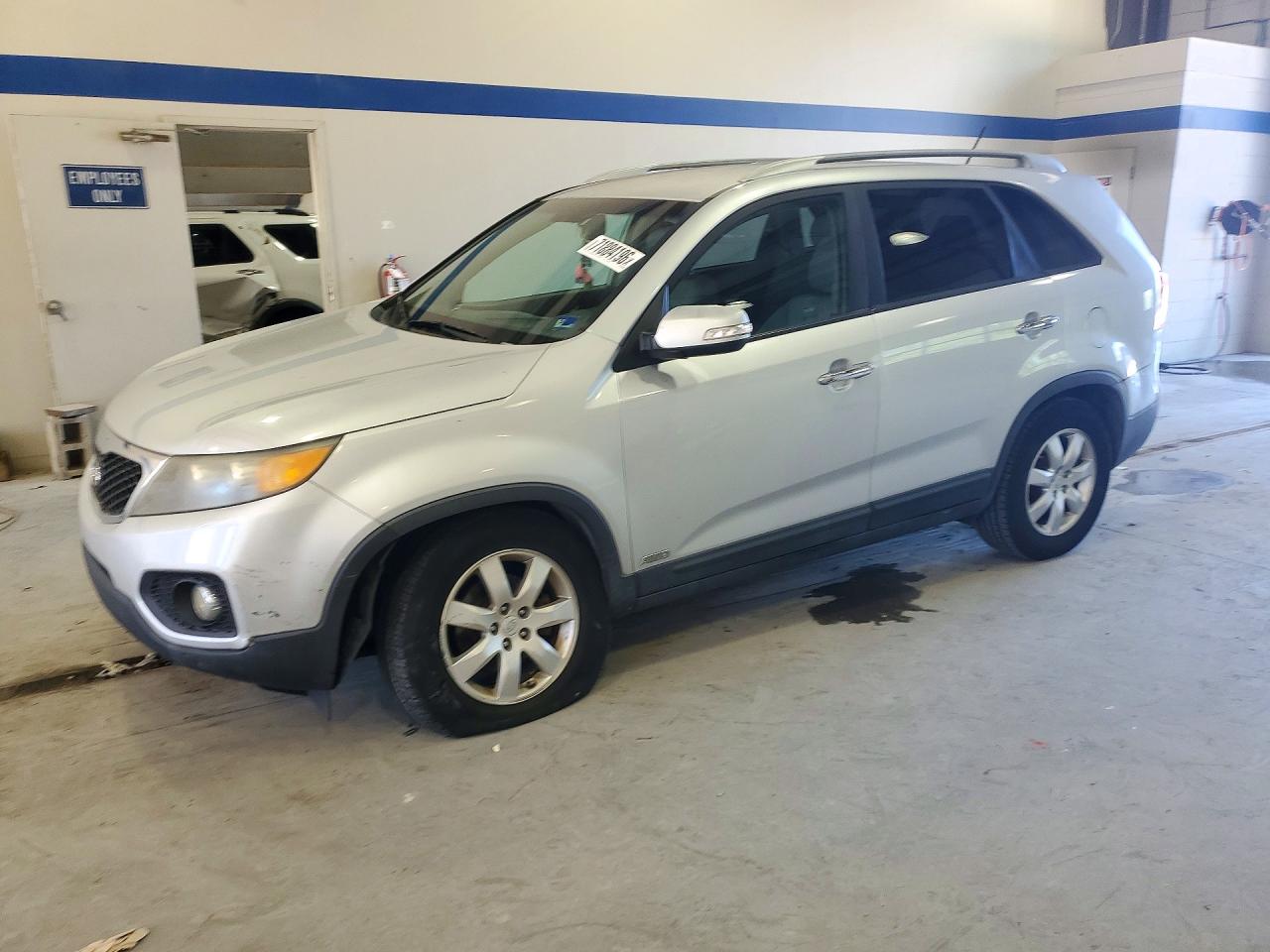 2011 KIA SORENTO LX | 5XYKTCA1XBG034470 | UPCARS
