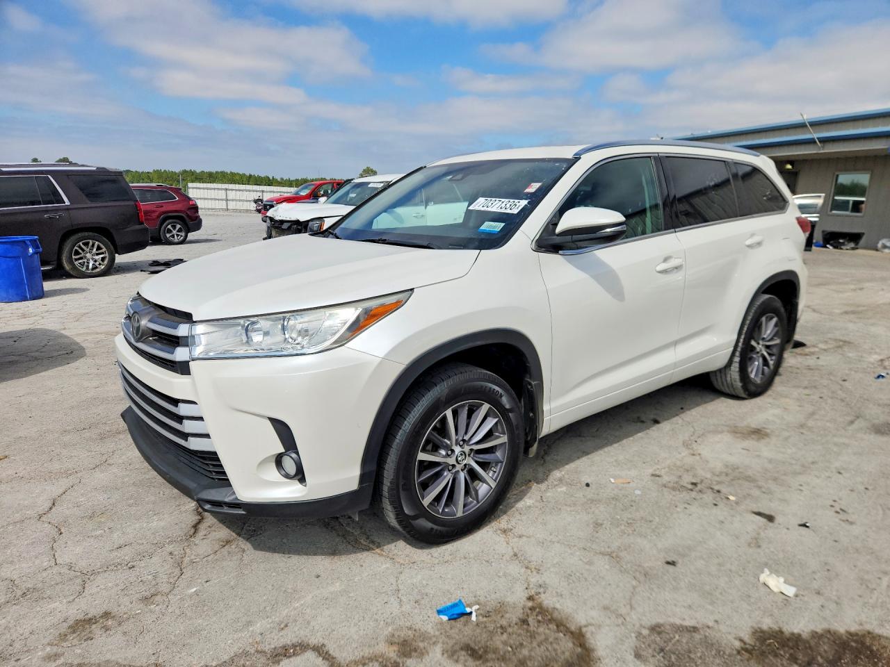 2018 TOYOTA HIGHLANDER XLE | 5TDJZRFH6JS801879 | UPCARS