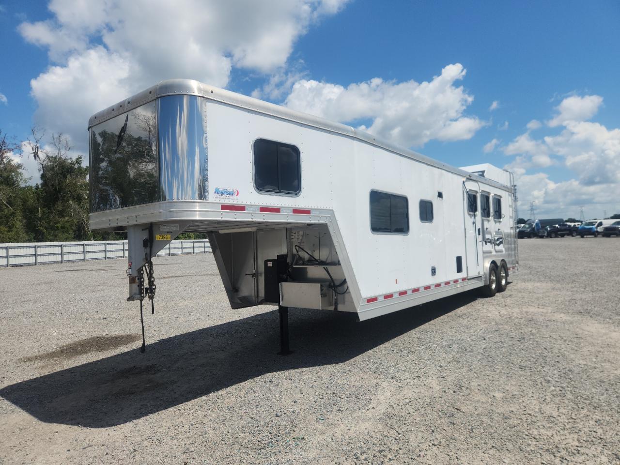 2020 FEATHERLITE UNKNOWN 9821-313D-STD HORSE TRAILER | 4FGB12828LC151978 | UPCARS
