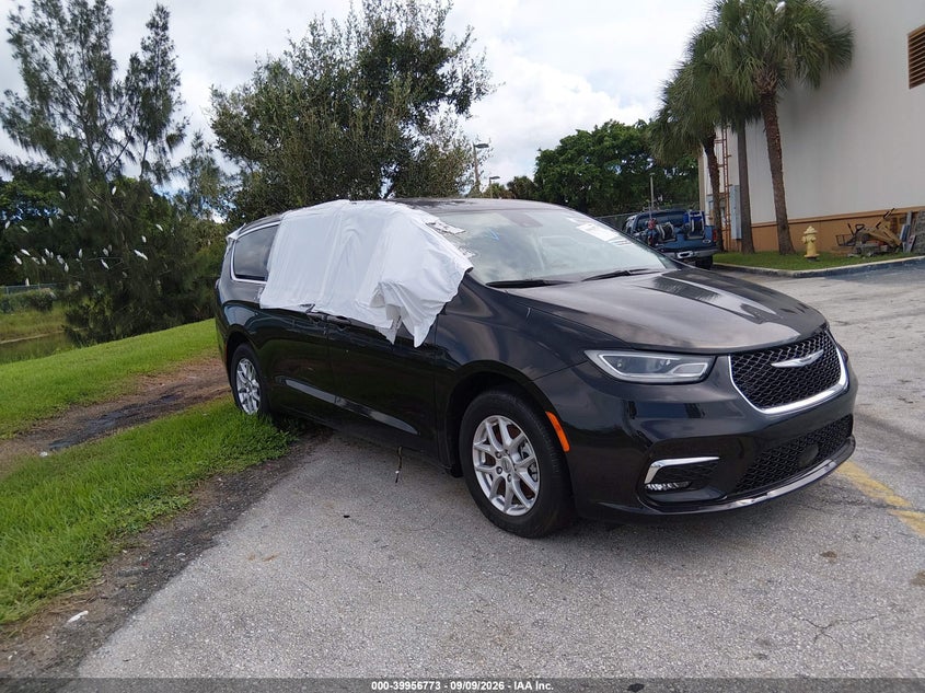 2023 CHRYSLER PACIFICA TOURING L | 2C4RC1BG3PR620985 | UPCARS