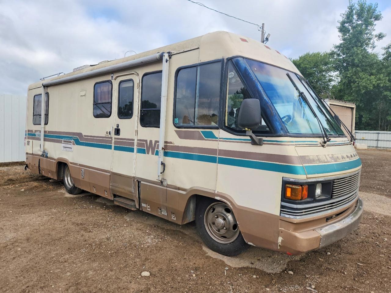 1989 CHEVROLET P30 WINNEBAGO CHIEFTAIN RV | 1GBKP37W8K3320009 | UPCARS