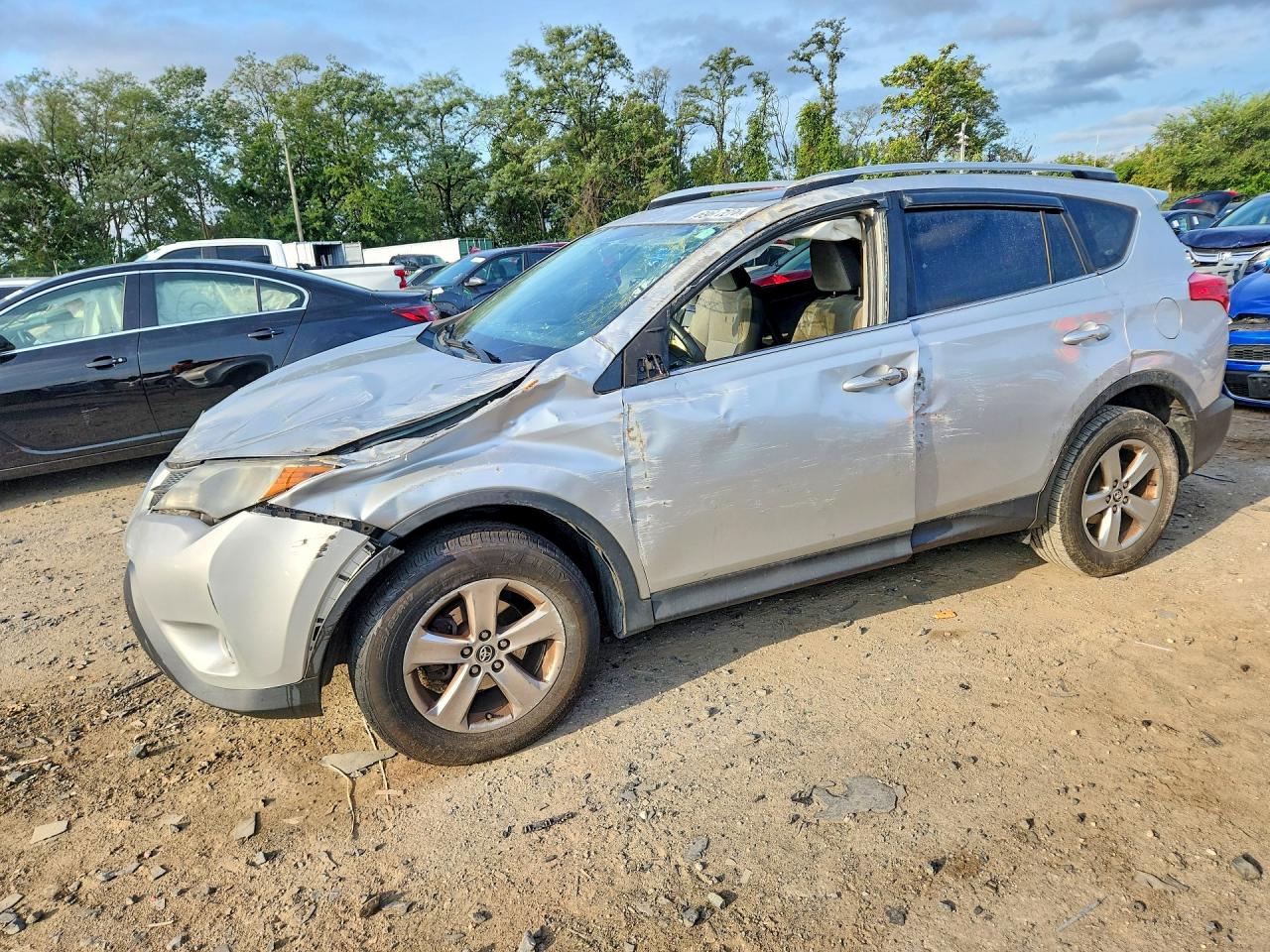 2015 TOYOTA RAV4 XLE | 2T3WFREV6FW230227 | UPCARS
