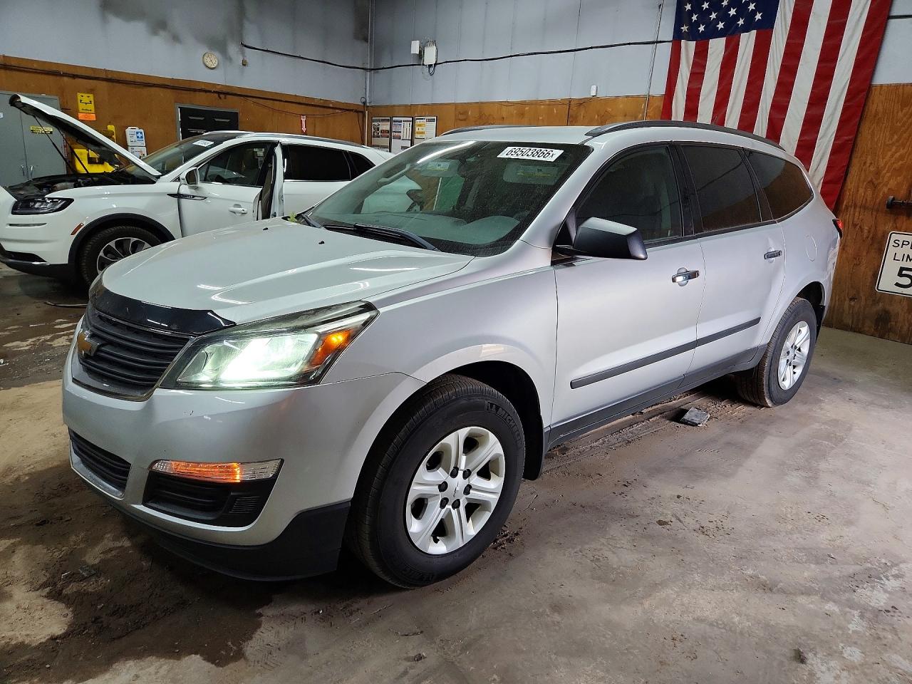2016 CHEVROLET TRAVERSE LS | 1GNKRFKDXGJ262637 | UPCARS