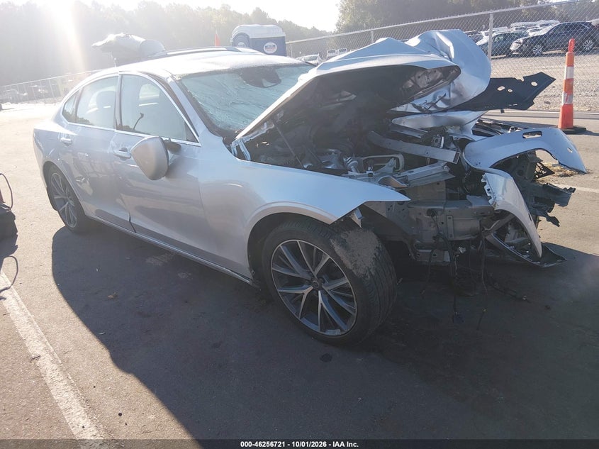 2018 VOLVO S90 T5 MOMENTUM | LVY982AK6JP019455 | UPCARS