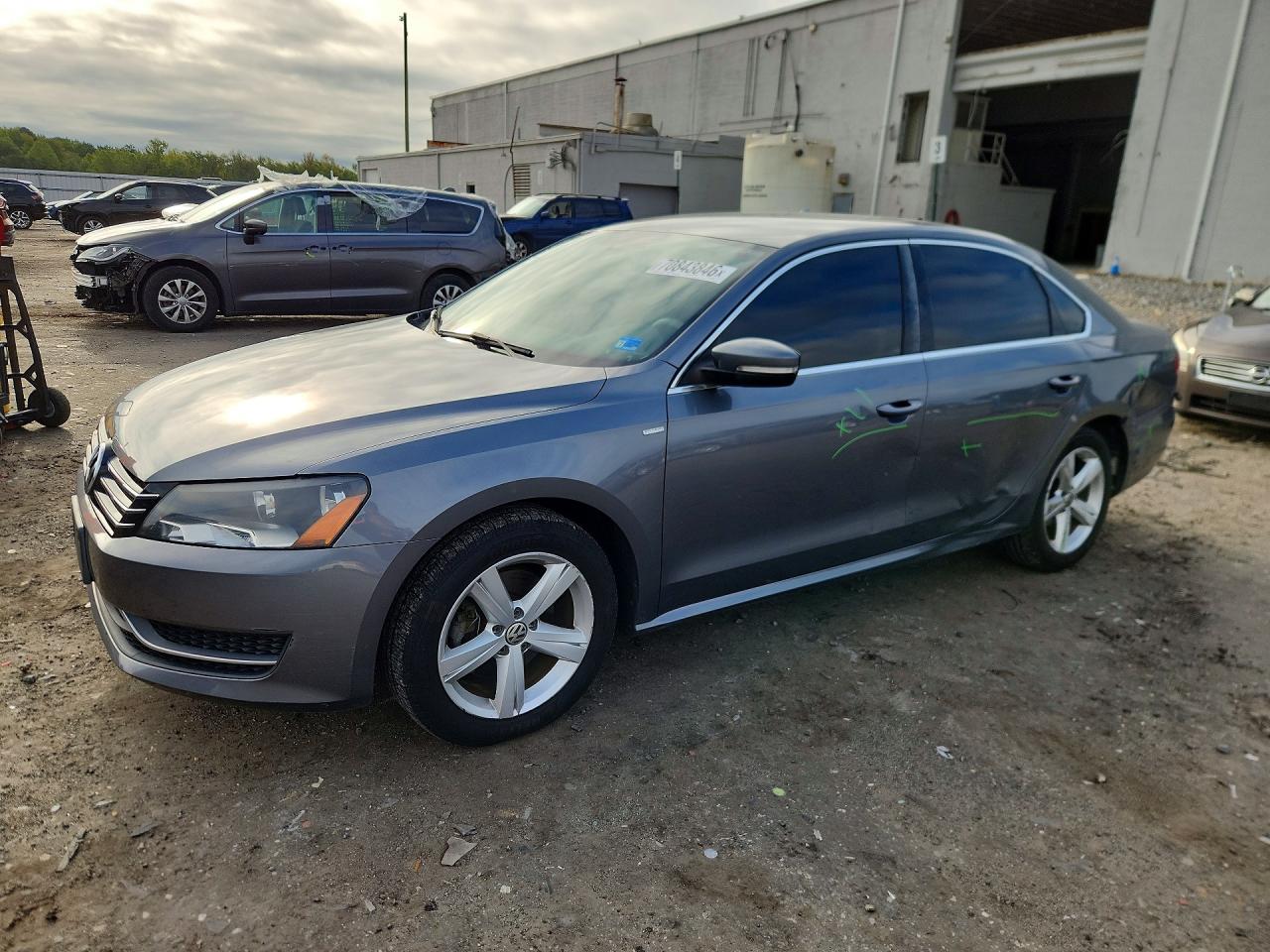 2014 VOLKSWAGEN PASSAT S | 1VWAT7A30EC043785 | UPCARS