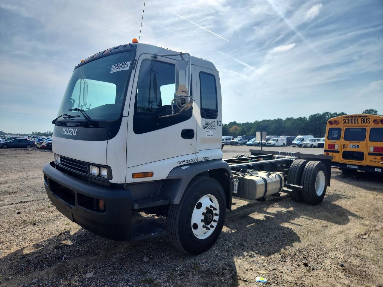 2009 ISUZU HEAVY TRUCK CAB AND CHASSIS | 4GTM8F1B69F700028 | UPCARS