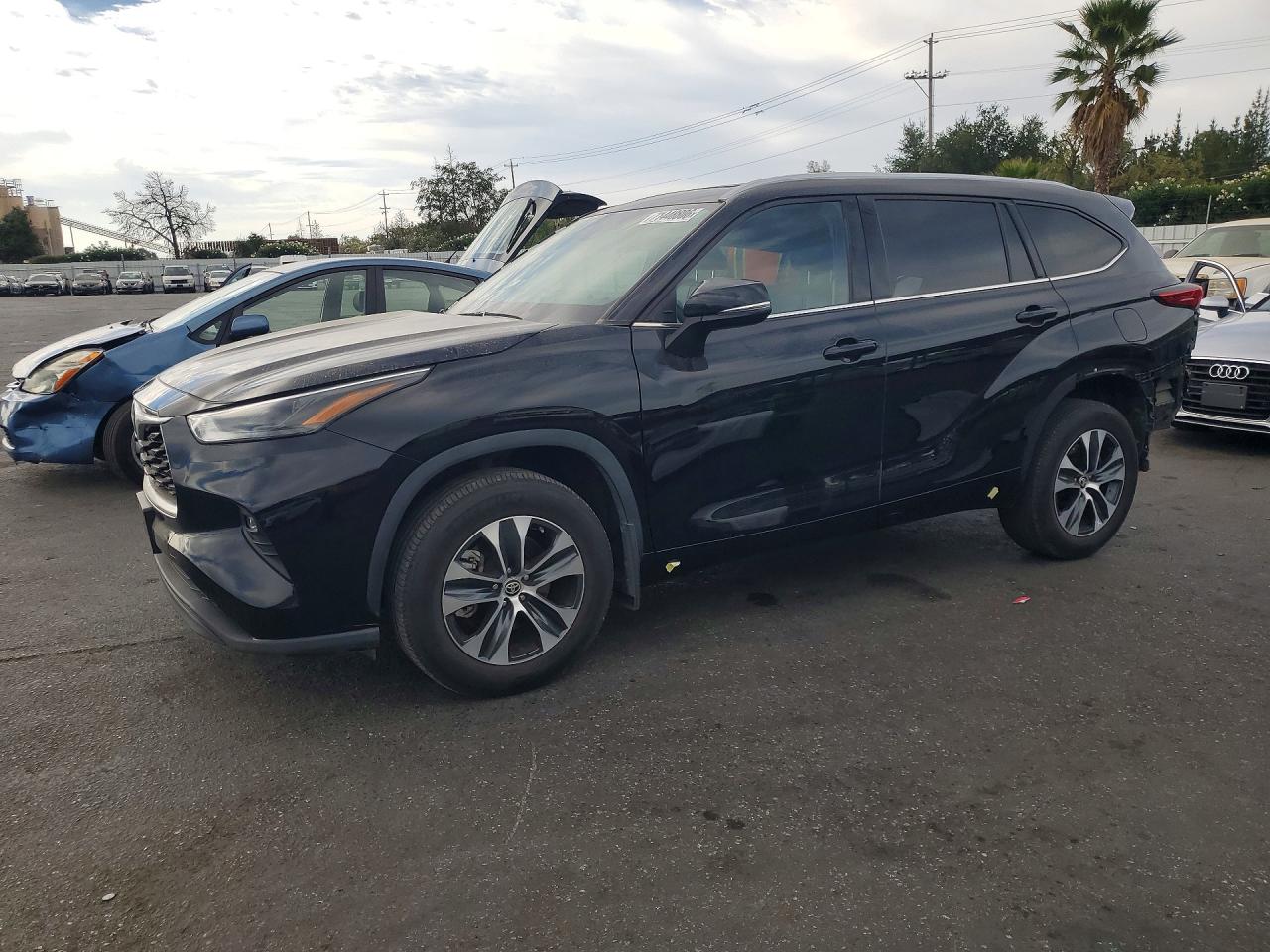 2022 TOYOTA HIGHLANDER XLE | 5TDGZRBH7NS214337 | UPCARS