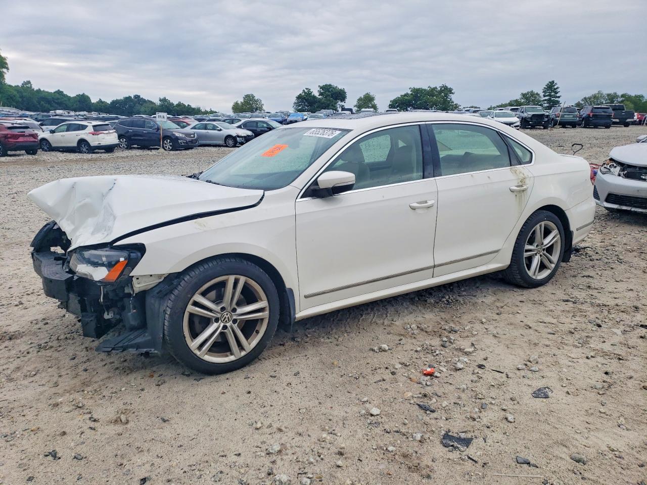2015 VOLKSWAGEN PASSAT SEL | 1VWCV7A36FC007281 | UPCARS