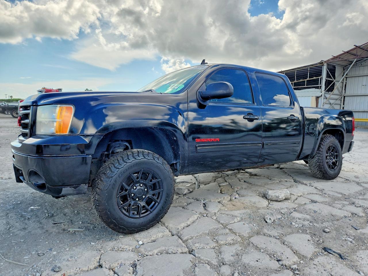 2011 GMC SIERRA C1500 SL | 3GTP1UEA8BG140512 | UPCARS
